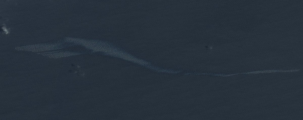 Large oil slick seen around the area where the collision happened, slick is likely to have come from the Naiguata as it sank.