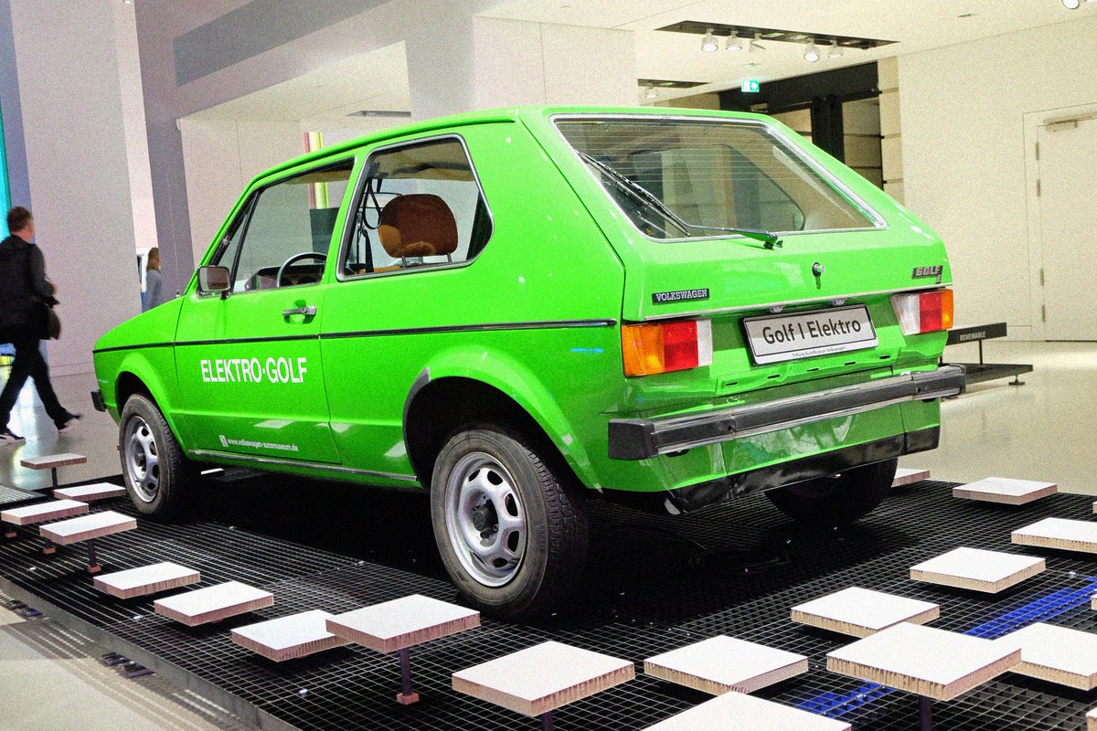 green_car_mag's tweet photo. Blick in den Sommer 2020. Drive Ausstellung Elektromobilität von der @vwgroup in Berlin. Der Golf 1 Elektro ist ein Rückblick auf die Entwicklungen . #vw #volkswagen #vwid #driveberlin #driveelectric #starttodriveelectric #emobility #berlin #golf #egolf #golf1 #golf1elektro https://t.co/JoRfqov1lf