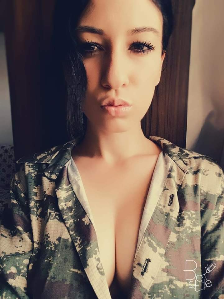 Sezencim2's tweet photo. #Kamuflaj. İyi geceler canlarım😘. Öpüyorum herbirinizi💋. https://t.co/K2dJgaqDYk