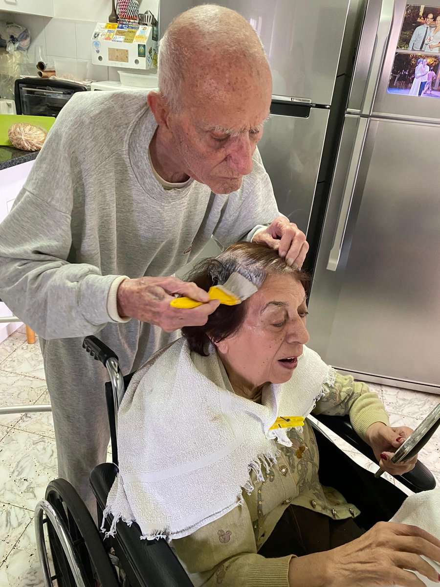 enews's tweet photo. This 92-year-old man helped his wife color her hair when she couldn't go to the salon because of social distancing. Ladies, FIND YOU A MAN. 😭❤️  https://t.co/GQxjLZfRxX https://t.co/5VRPkhEwzd