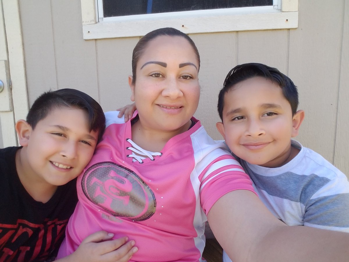 BriceidaG12's tweet photo. Picture with mom😁
@counselorroy
#VirtualSpiritWeek 
#familymember
#itsacameronthing https://t.co/OODiZLfri6