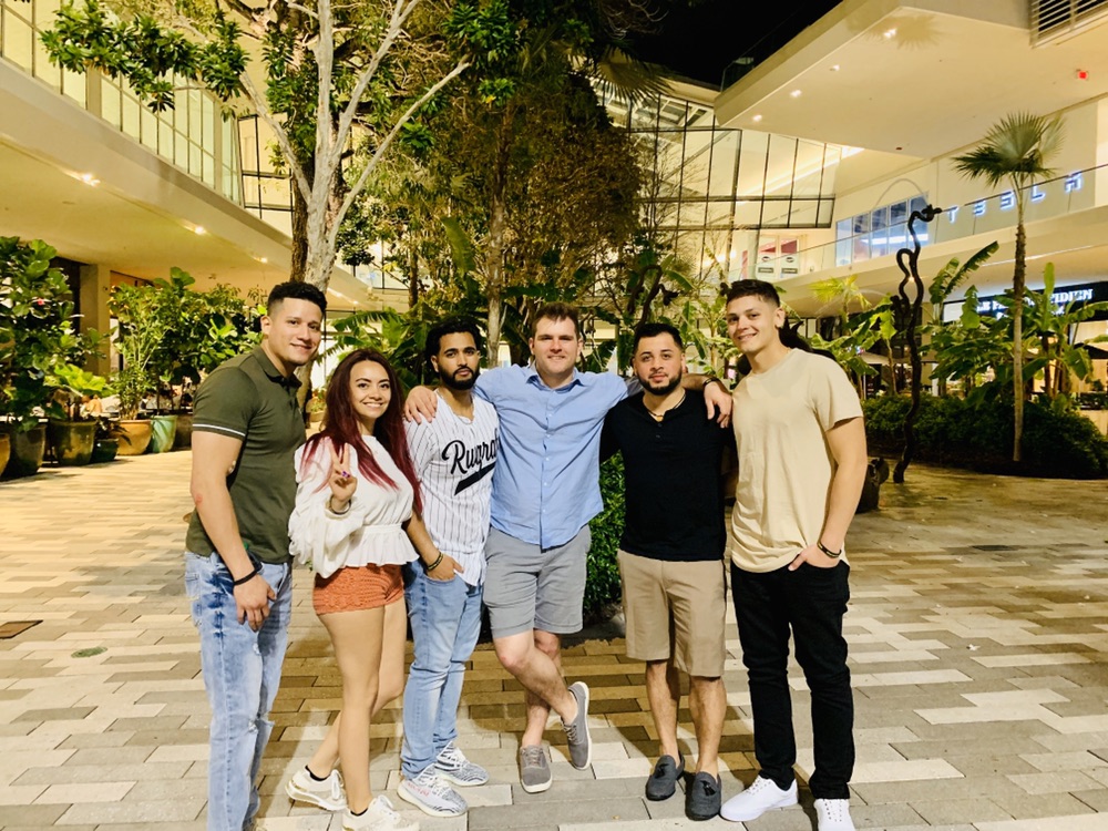ArasGlobal's tweet photo. We're throwing it back to when our team attended the Top Rep Retreat in Miami! 🌞 We could not be more proud of these guys. 👏 https://t.co/GzN9Z3CFAJ