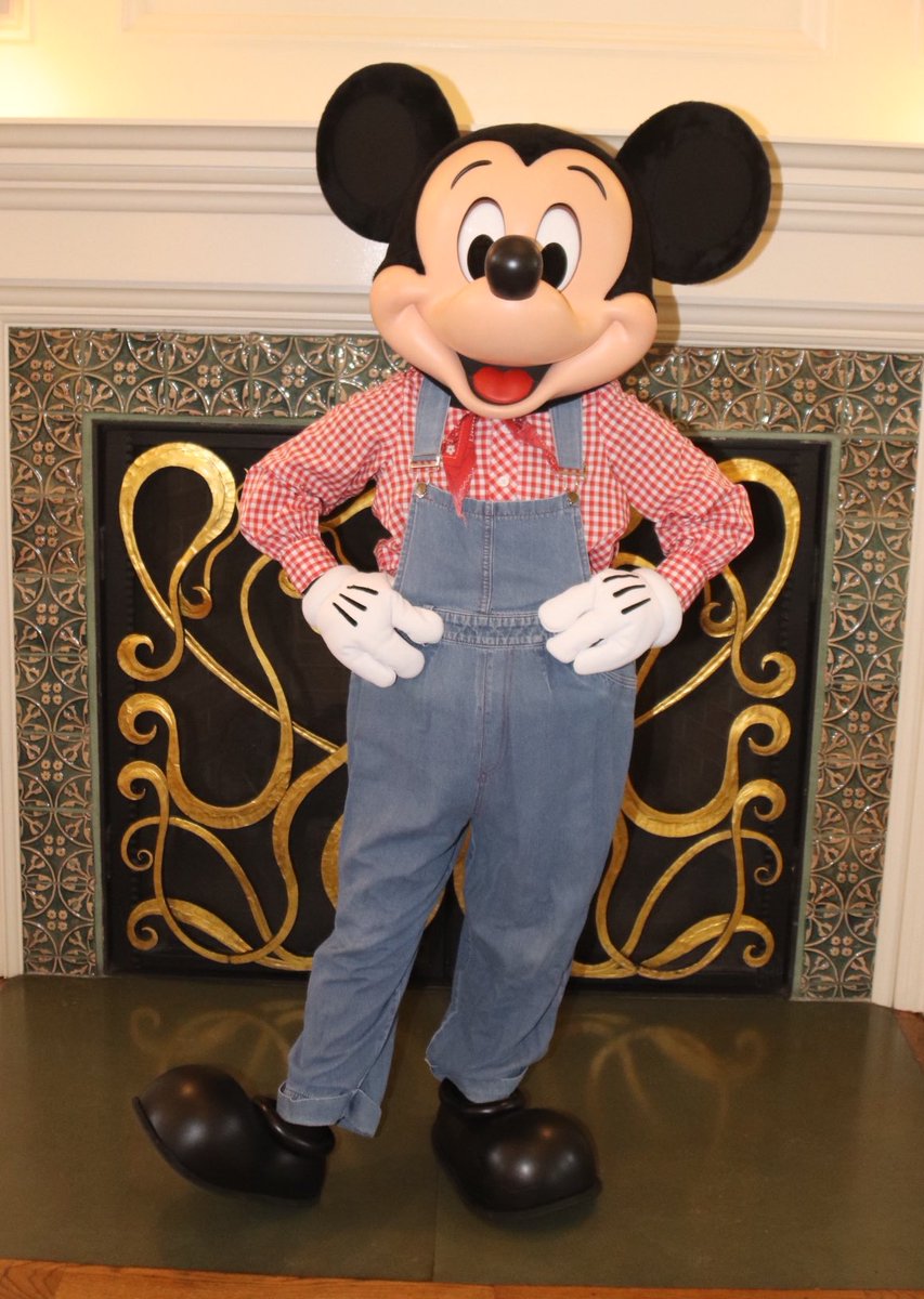 360DegreesofDis's tweet photo. #MickeyMouse looks ready to head out into the frontier! #WDW #WaltDisneyWorld #DisneyFrontier #DisneysBoardwalkResort #DisneysBoardwalk #ミッキーマウス https://t.co/q3nx77WkmQ
