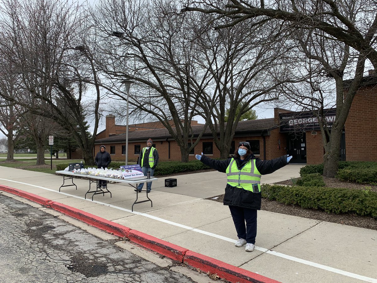 ksullivanILLINI's tweet photo. Thanks to our @FirstStudentInc  &amp; Organic Life partners for helping us to continue to feed our students in need. We are grateful! #ilschoolsstepup @ipsd204 https://t.co/BwLMQ25NKe