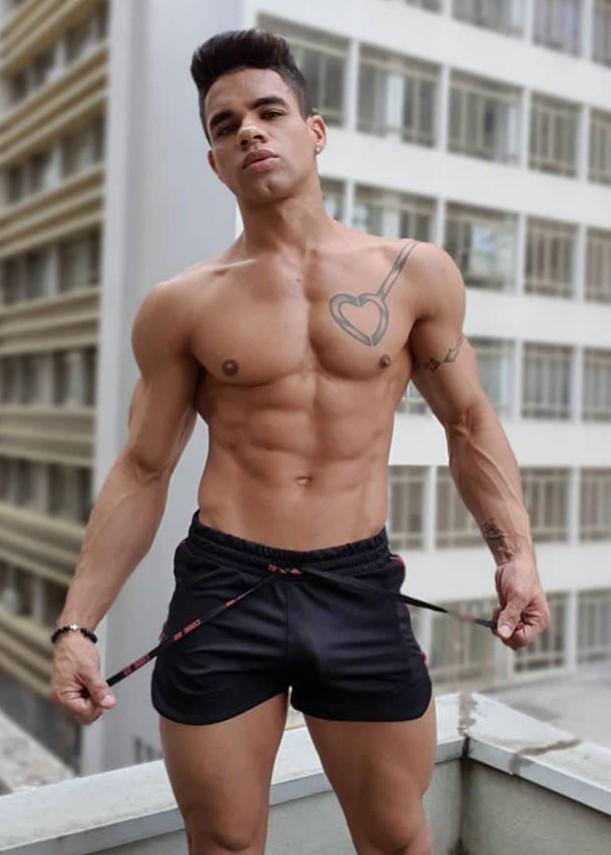 code22men's tweet photo. #CODE22MEN Come and make me sweat. - @willric18 https://t.co/eXDnVgR0EB