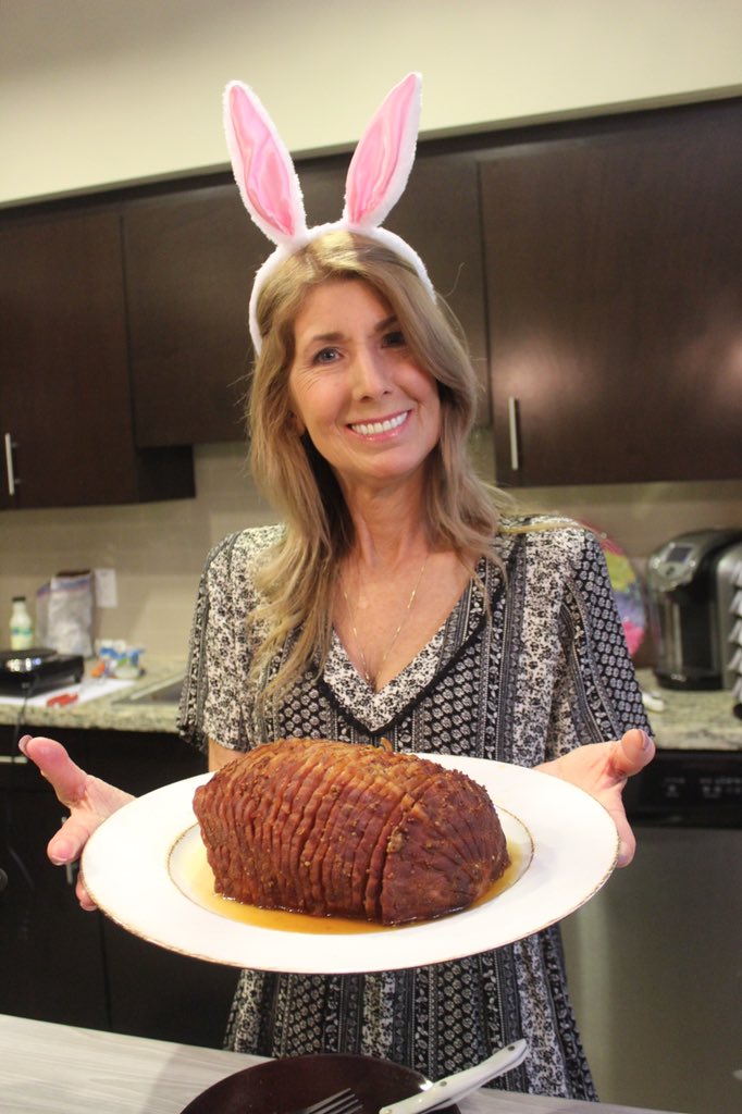 BearFoodKitchen's tweet photo. Happy Tuesday! My next recipe is maple ham, just in time for Easter 🐣
The video will be posted this Sunday.
Check out my YouTube every Sunday for delicious recipes. Stay safe and healthy!
#TuesdayMorning #tuesdayvibes #foodie #food #hamrecipe #ham https://t.co/LCXEJBc1Ha