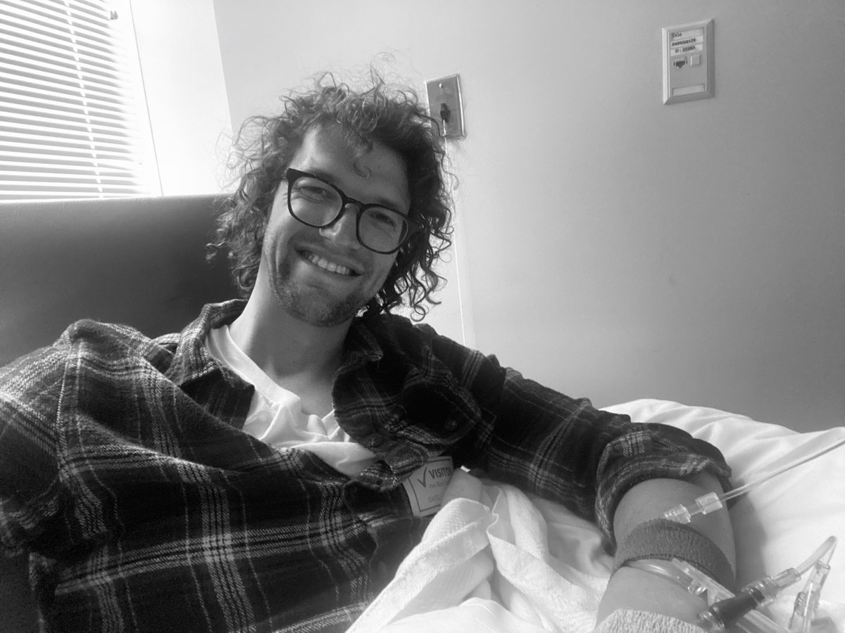 4kingandcountry's tweet photo. Today I came to get treatment for a sickness I’ve had many years and found that the nurses simply aren’t afraid. They’ve chosen to just keep loving and serving people. They’re OFFICIALLY superheroes in scrubs. Thank you. We see you and are forever grateful. #stayhome https://t.co/l8D3T8iYHC
