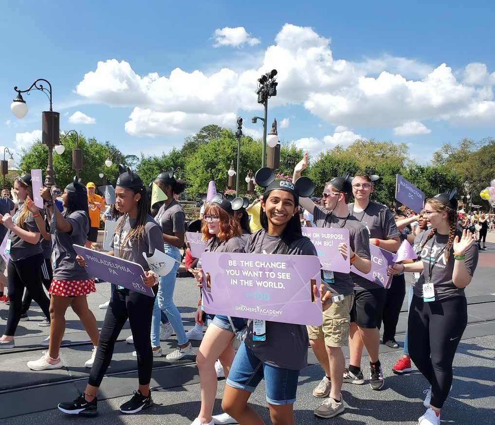 joinnest4's tweet photo. #ThankfulTuesday Thanks @dreamersacademy @IAmSteveHarvey @Essence for giving this amazing opportunity to interact with Disney Cast Members, Celebrities, &amp; Industry Experts!❤️#NEST4US #DDADisney #DDA100 #Thankful #Network #Magical #InspireMore #Changemakers https://t.co/TnRs0vUSVw https://t.co/uYwfUC2pdb