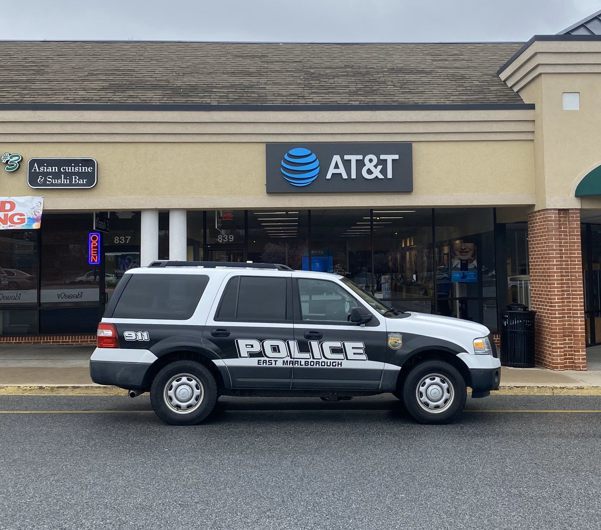 NDixon121212's tweet photo. The Kennett Square location had the pleasure to serve the real heroes today!  Thank you Jonathan for taking care of Chief Clarke! 👮‍♂️🚓🚨  #FirstNet #ProudtobeTWE @SteveStanion @JLepordo @wainrt @kuhn3 @WilliamGStovall https://t.co/DRDosL2hwO