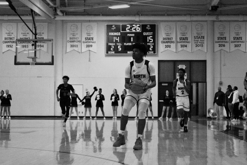 djaayneely's tweet photo. Man I’m going to miss playing on this court so much💜✌🏾 https://t.co/Y55EX7O9HC