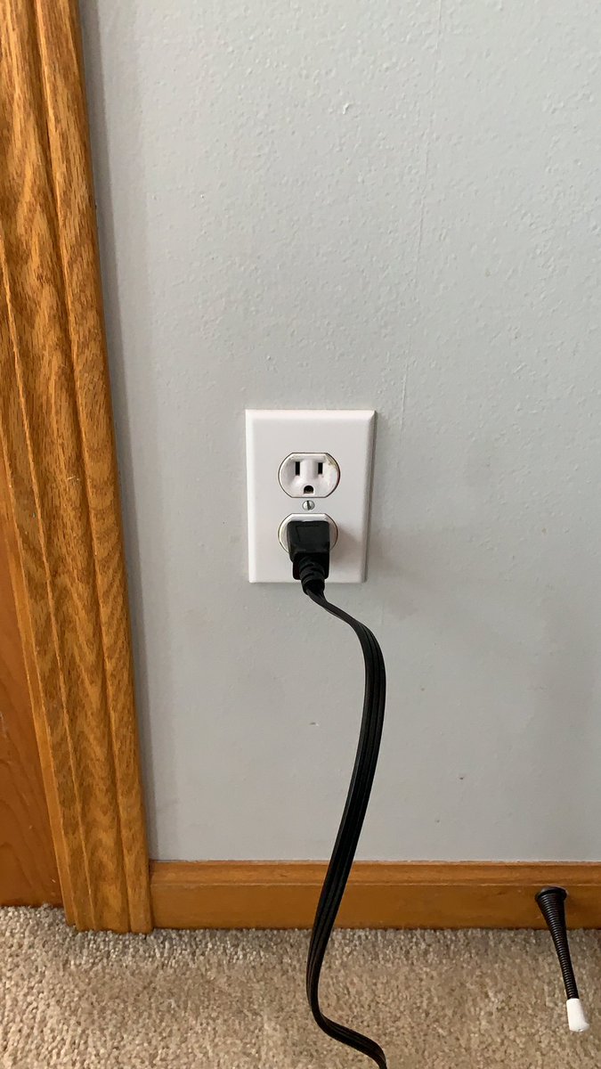 AlexiThorpe's tweet photo. After doing some of the labs I realized that keeping thing plugged into the outlets uses a lot of energy and can cost a lot of money so I have started to unplug the outlets if they don’t need to be used so I save more energy #apesenergy @franklinlorax https://t.co/25QBn2I3Vq