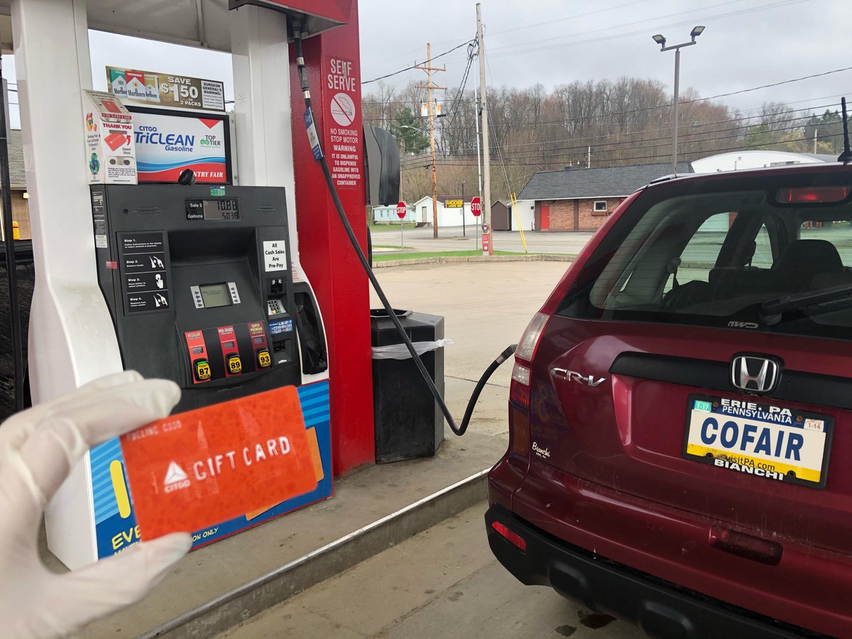 cofairstores's tweet photo. Get $2 off your total gasoline purchase today when you download the Club CITGO app and present the #TriCLEANTuesday mobile coupon at the register📲 Enjoy even more savings by using a CITGO gift card! Swipe💳 Pump⛽️ Save💸 #fuelinggood #CoFair #safetravels https://t.co/FDIhdDHPtl