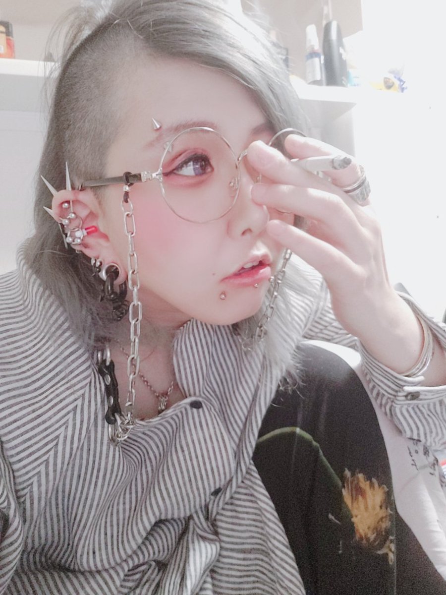 AKFGZ's tweet photo. #セクマイ
#personality
#個性
#中性
#ピアス
#派手髪 https://t.co/nUYpDbizK9