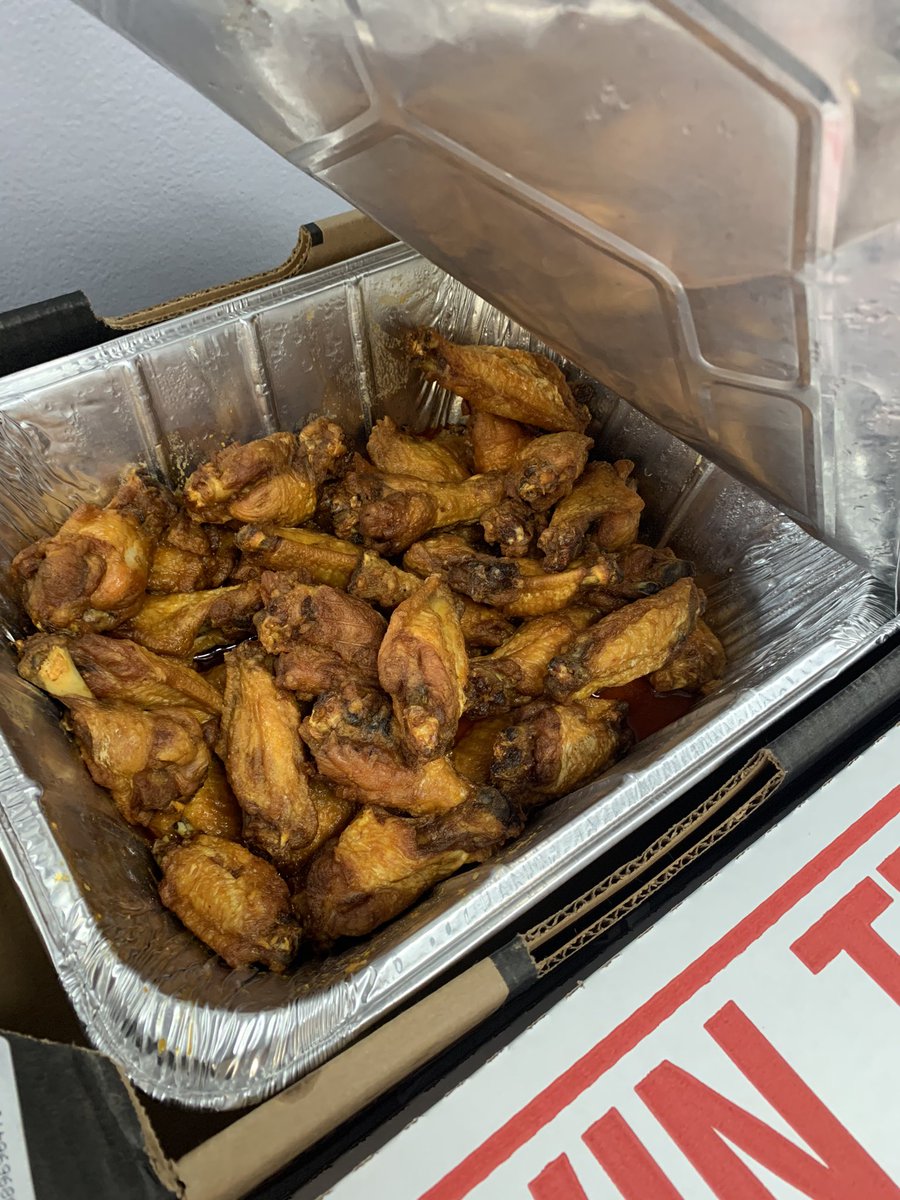 NSyracusePD's tweet photo. NSPD would to you thank Twin Trees III at 310 N. Main Street for donating lunch to our officers and office staff during this pandemic. We appreciate your generosity. #nspdny #twintrees #donation #thankyou https://t.co/o3zO3sCMcu