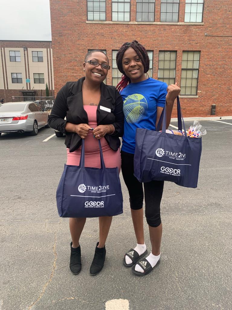 Time2GiveInc's tweet photo. Just a few pictures of the 54 families and seniors from the Pittsburgh Atlanta community that received free groceries from @Time2GiveInc . We started planning this event prior to COVID-19 with a vision of a pop-up grocery store and had to modify the plan in short time. https://t.co/yzDXH8Zc6p