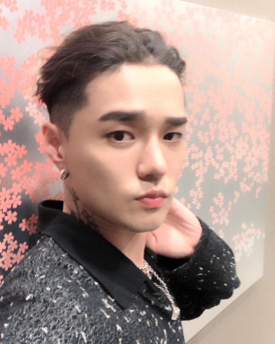 dean__live's tweet photo. 거짓말같은 그 의 얼굴 .. 😇 https://t.co/0GT73O1HNz