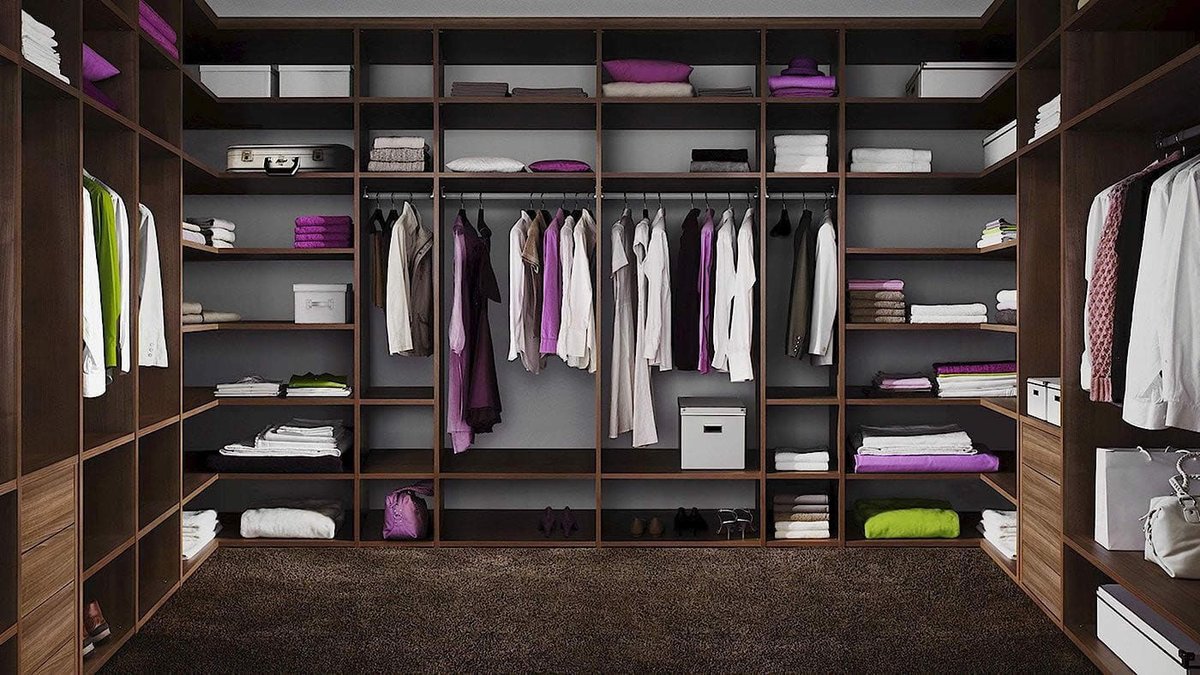 Cleverly crafted walk in #wardrobes, #CustomMade to solve your #storage problems, maximise your space and create a calm and clutter free home.

Request a Free Brochure here...bit.ly/32ZNnKw 

#DesignHaus #Raumplus #WalkInWardrobe #Birmingham #SolihullHour #WestMidsHour