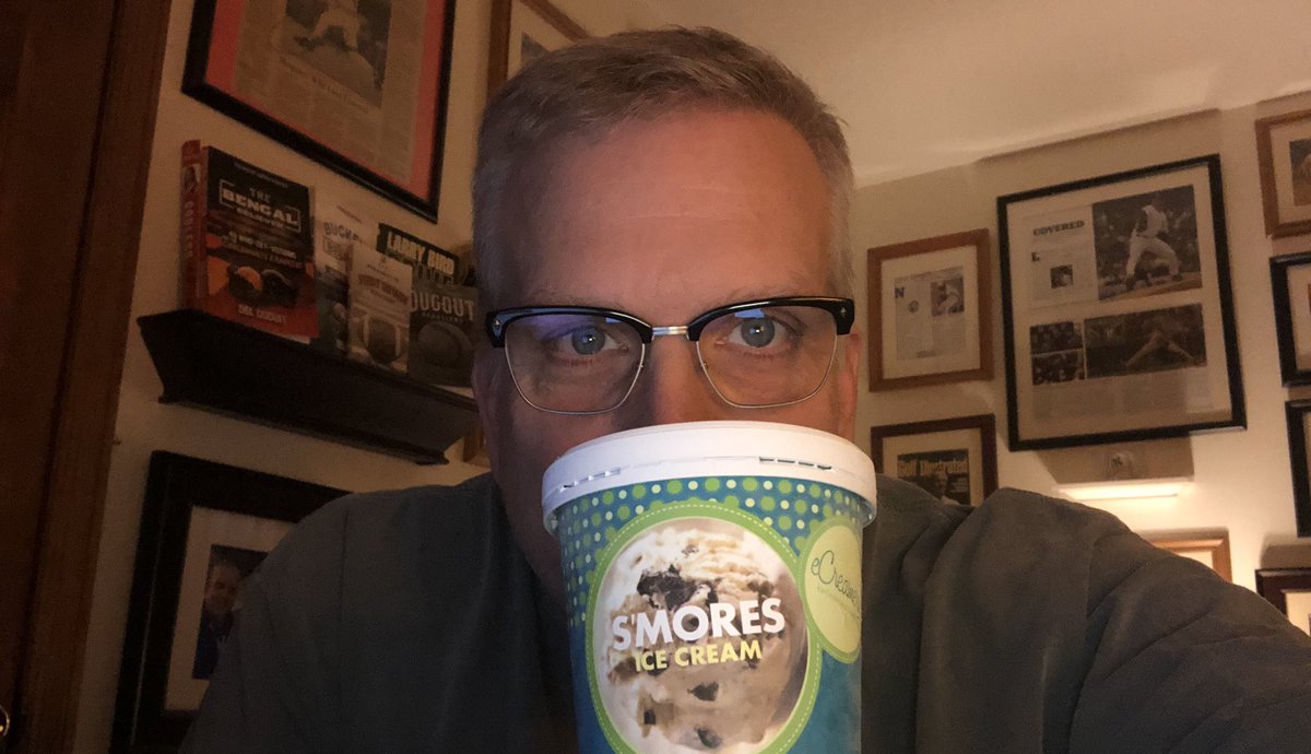 delduduit's tweet photo. Confined at home brings out my weakness. When I’m around it - I eat it ☺️ #smores #icecream #temptation #ecreamery #yum 😋 https://t.co/ElESLhYKko