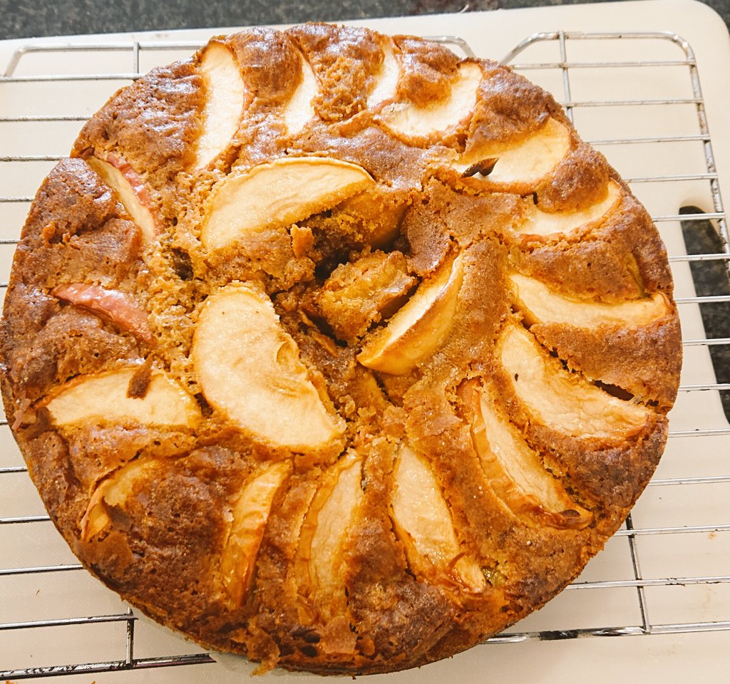 Vanessabooty1's tweet image. Second bake of the day, an apple cake.

It has got a filter on as it looks weird without but it smells amazing. #looseclotheswillbeneeded #IsolationBaking