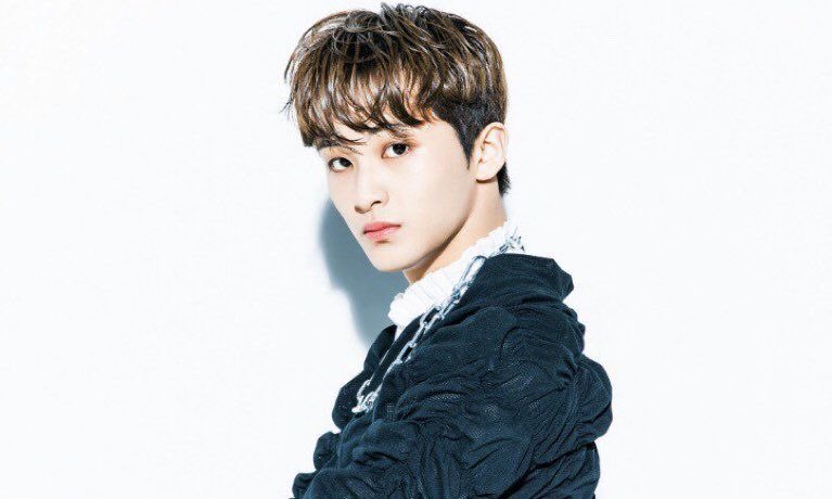 apricitypink's tweet photo. [BREAKING] Mark Lee and TEN confirm dating news!
https://t.co/eycnkQbQio

#AprilFoolsDay #Markten https://t.co/tLgS6uUjES