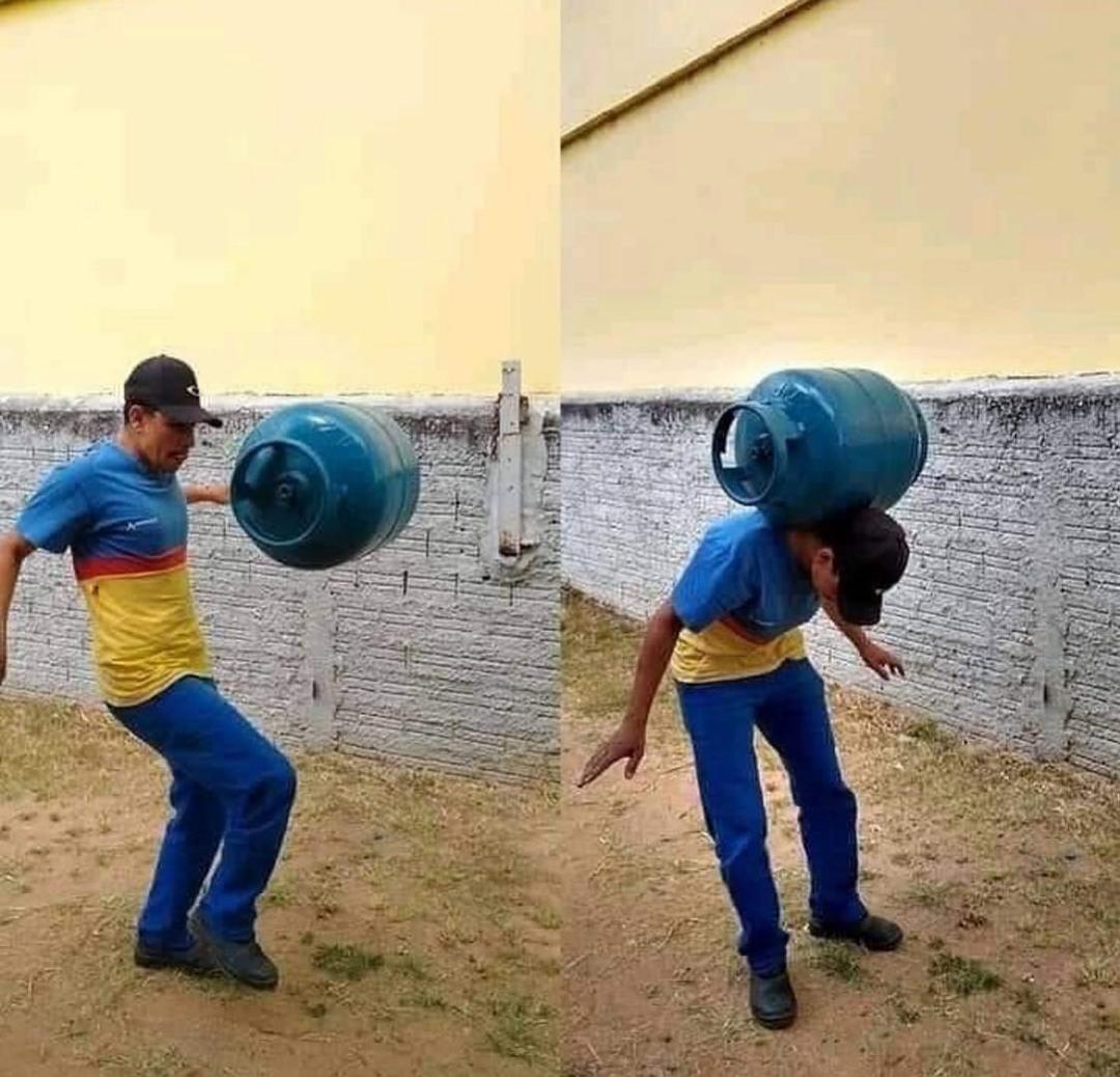 alcrsk's tweet photo. kkkk papel higiênico é molezinha, quero ve faze q nem meu mano eduardo https://t.co/j09hOGG3tv