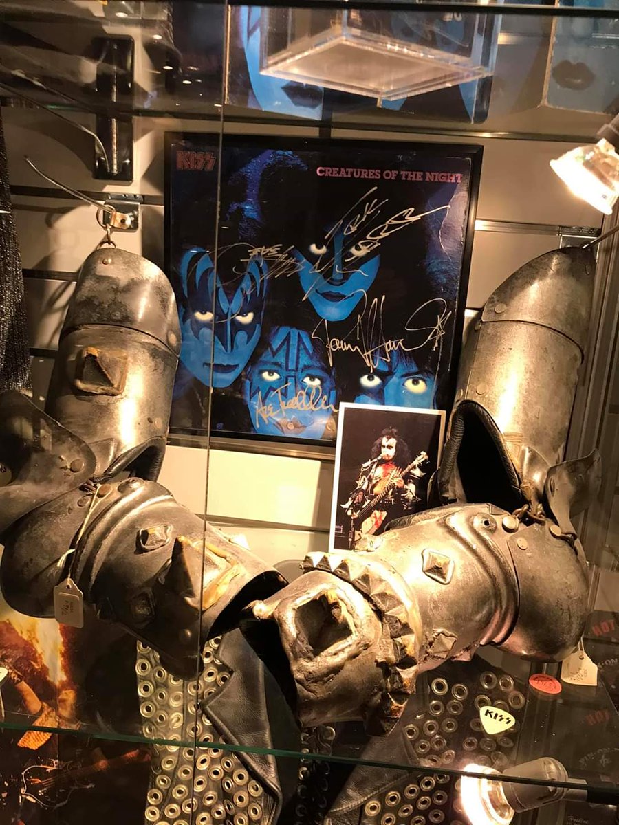 kiss's tweet photo. #CollectingKISS! Thanks to Ketil Nicolaysen for sharing some of his awesome #KISS collection with us. #KISSARMYROCKS! https://t.co/cOu7VMryH8