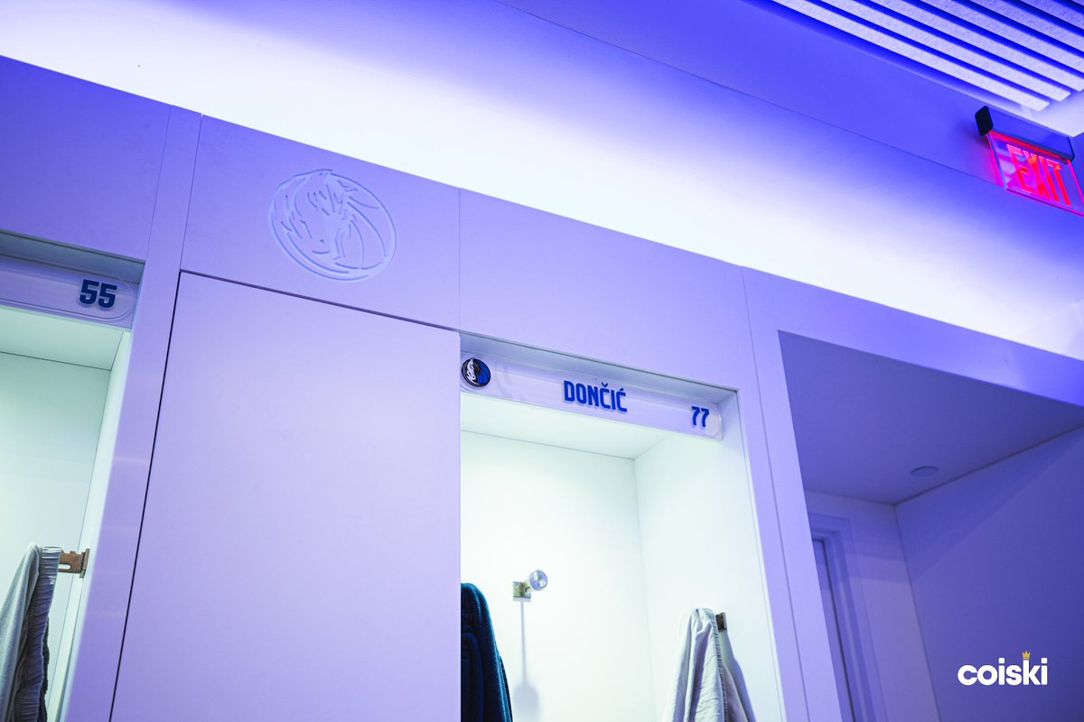 SportsDissected's tweet photo. Take a look inside the @dallasmavs facility in this brand new episode of #RoyalKey! #MFFL

VIDEO: https://t.co/GOQADbmY73

Presented by @privatelabelnyc. https://t.co/Thmy6OWBIe