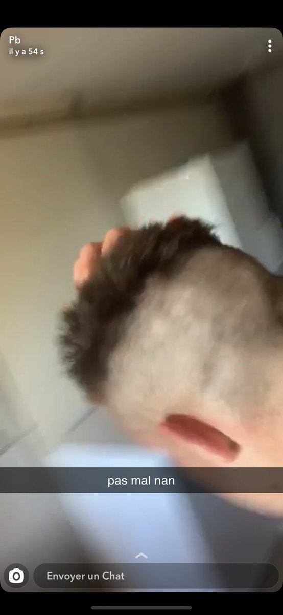 GuillaumeTroncy's tweet photo. Coiffeur : je vous fais quoi?

Pierre baptiste : Un dégradé..

Personne : https://t.co/FUW9ZvhN6Y