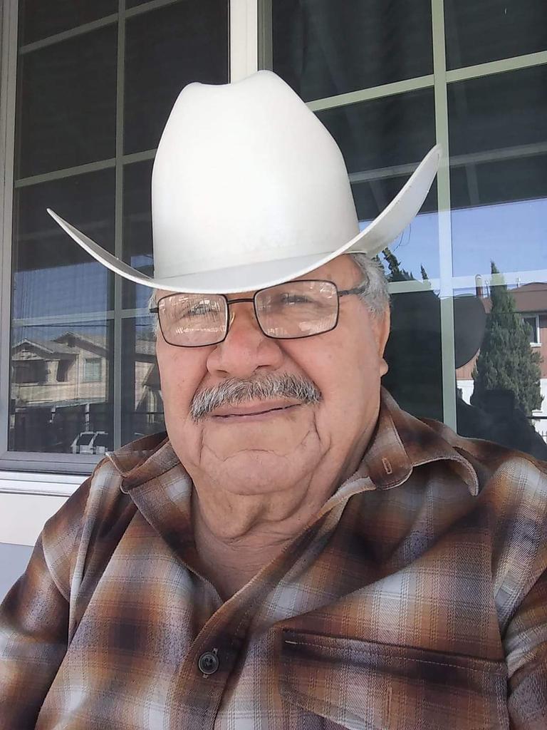 GilBert46836645's tweet photo. Mira mi abuelito esta hermoso es mi abuelito me gusta mucho mi abuelito les gusta. https://t.co/foPCKYWSsf