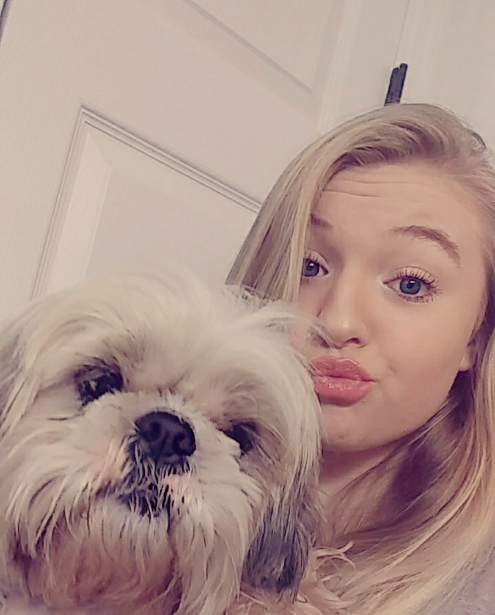 Emril9's tweet photo. @BradleyCentral 
@BCHSPhotochallenge
Princess Bubbles💛 https://t.co/dkQ0Bcu2uo