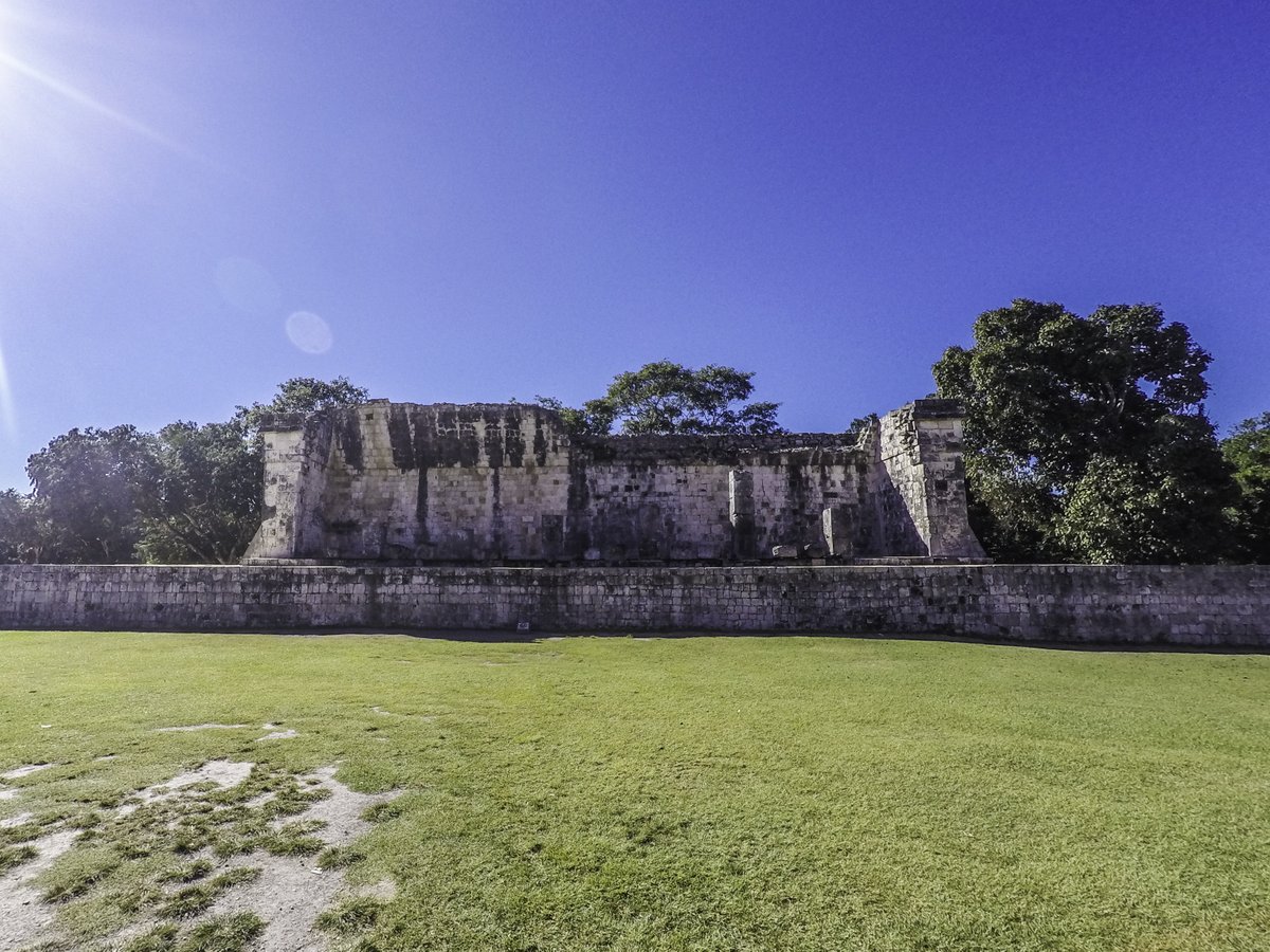 yalkutours's tweet photo. Ek Balam, poseedor de majestuosas construcciones ocultas entre grandes árboles, es un sitio diferente a todos los del área maya y no se parece a ningún otro sitio arqueológico conocido. 

#QuédateEnCasa, que en esta ocasión ¡#MéxicoVaAti con todo el esplendor del Mundo Maya! 😎 https://t.co/DQV5YOSnJ1