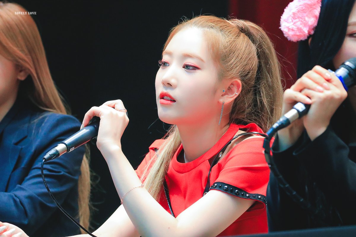 luv_luvS2's tweet photo. 🦉
정은이 너... 착한 줄 알았는데... 안 착하네...

��� 마음에 안착
#이달의소녀 #Loona #김립 #Kimlip https://t.co/Bmz5COGnKa