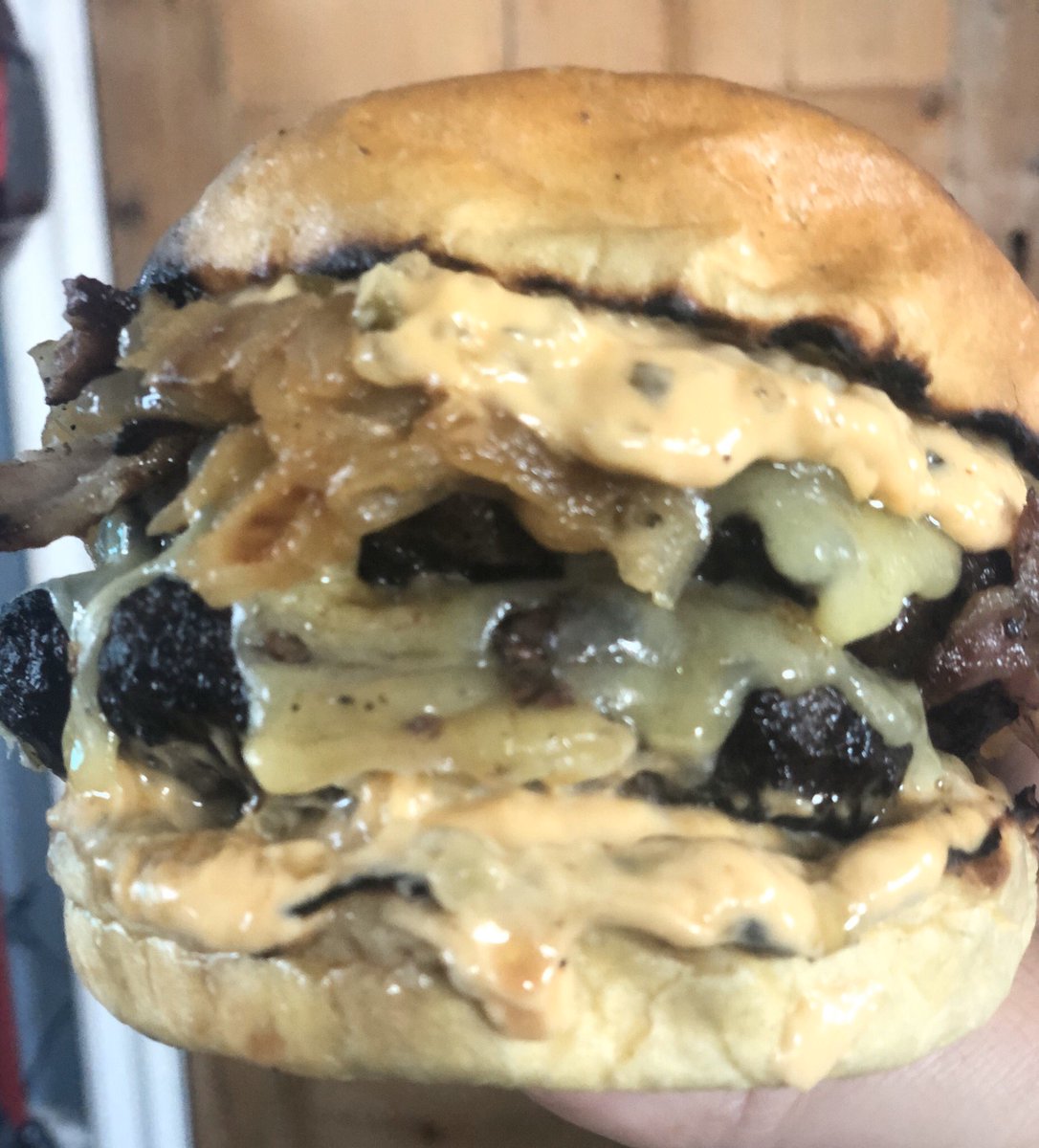 _Big_Boys's tweet photo. Donโt worry guys weโve still got it ๐ we still know how to make a tasty burger. #bigboysfineburgerco #bigboys #folkestone #kent #burger #burgerporn #foodporn #instaburger #lockdownburger #stillgotit #peng https://t.co/Yg8OpjVyQK