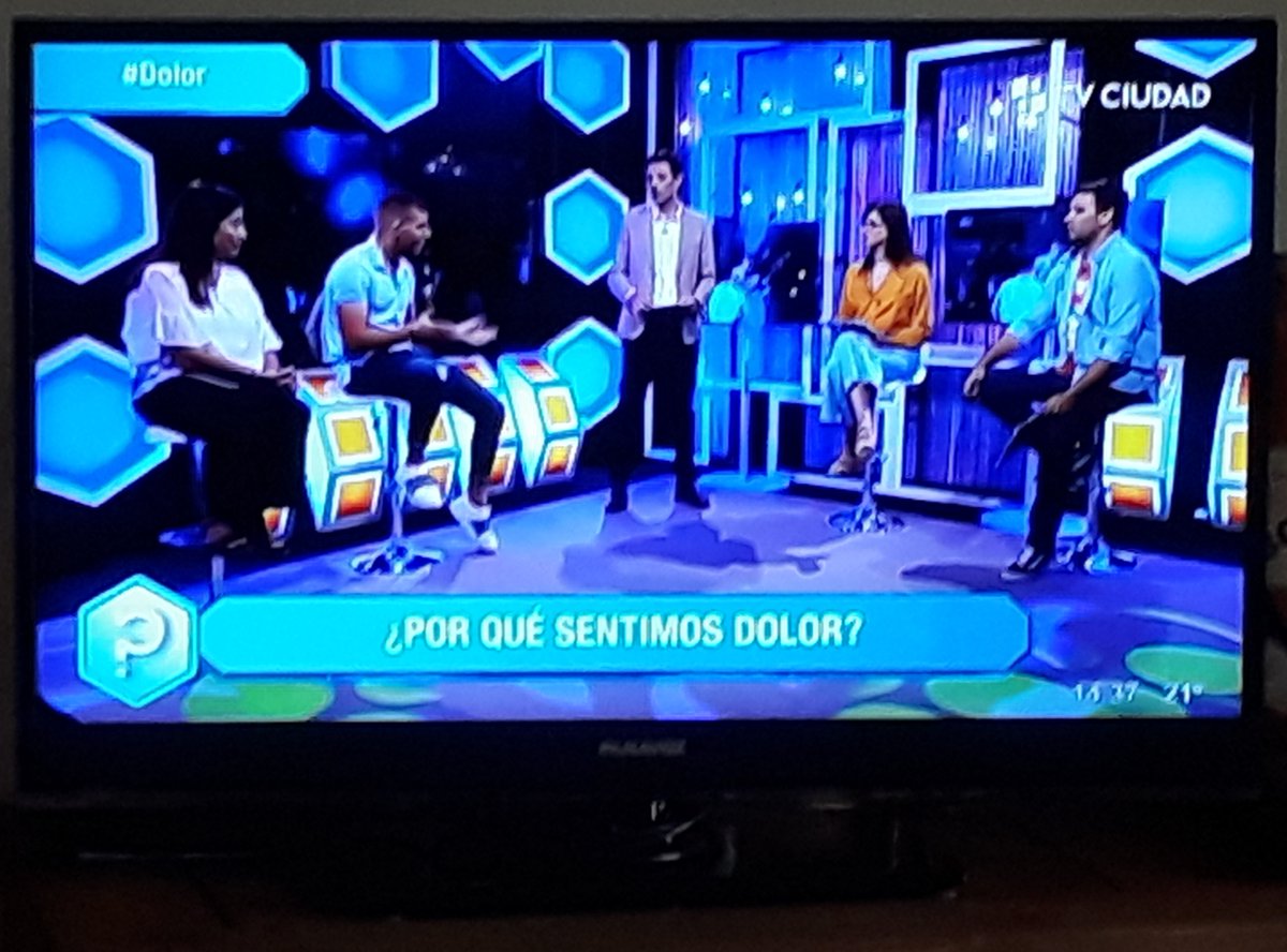 La familia en cuarentena aprendiendo un poco.
👏🏽👊🏽👇🏽✊🏽🤘🏽✌️🏽
#AuchAuchAuch