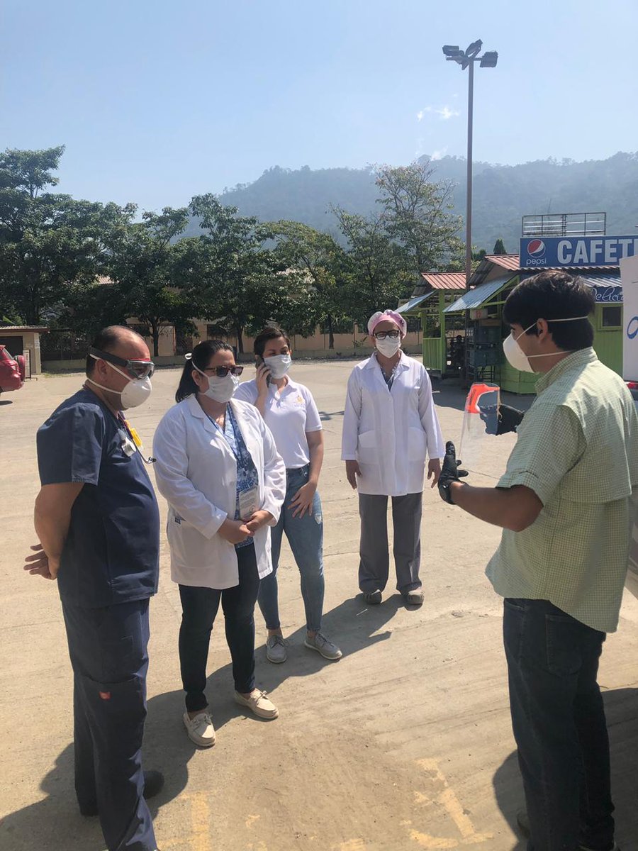 ThinkMaking's tweet image. Gracias al personal médico por ser héroes en esta fuerte crisis. Creamos y donamos caretas para guardar la salud de estas valientes personas que se arriesgan por la población hondureña. ¡ #ThinkMaking les agradece de corazón!

#COVID19 #QuedateEnCasa #Güiran