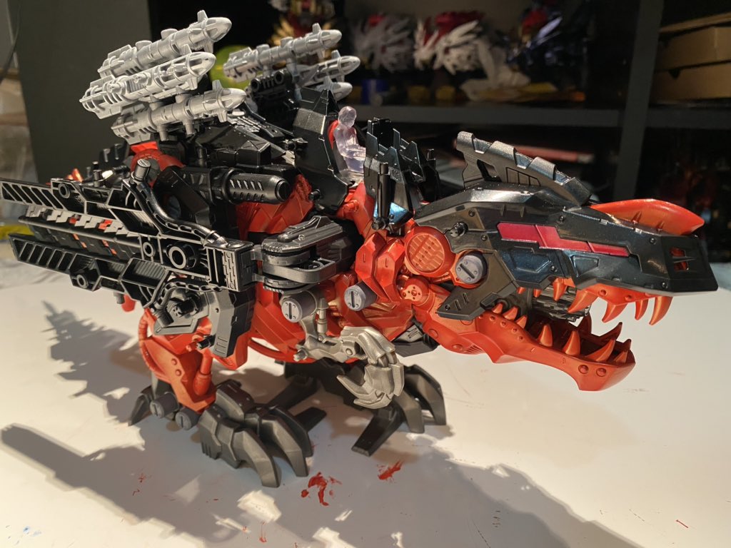 改造ゾイド オメガレックスブラッディ 骨格の色が違うオメガレックスの