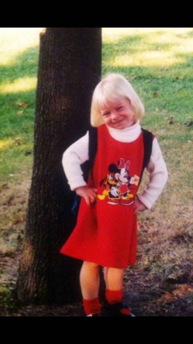 Linds4Learning's tweet photo. @MrsGoughsClass @CoachDison @nkkeene @MrHerman_ @yoyorosey @WaverlybelPTO @MsCodiCummings @WBMsMorton @WowItsBianca My momma was loyal to first day of school pics! #goingbacktomyyouth @MrsMartinWB @BrayGrade https://t.co/5xS6fjvN2t