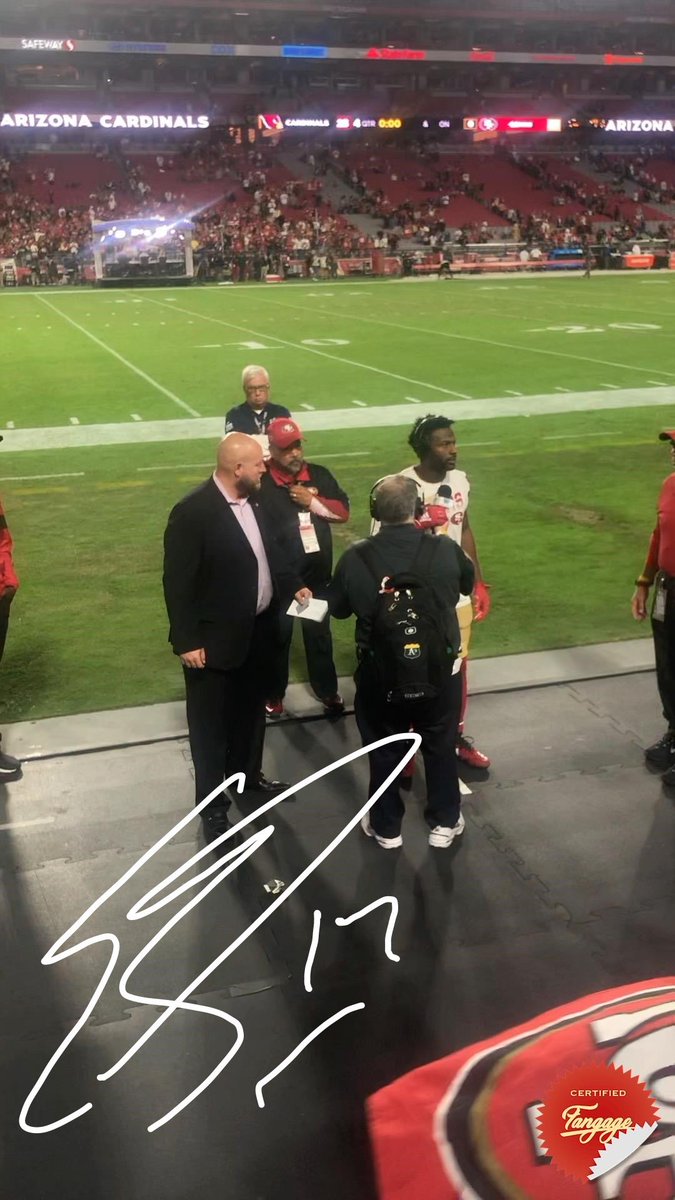 ESanders_10's tweet photo. If youโve ever received an #AutographedMemory from me... reply to this w/ your signed photo. https://t.co/Q2AQn2mu8Y