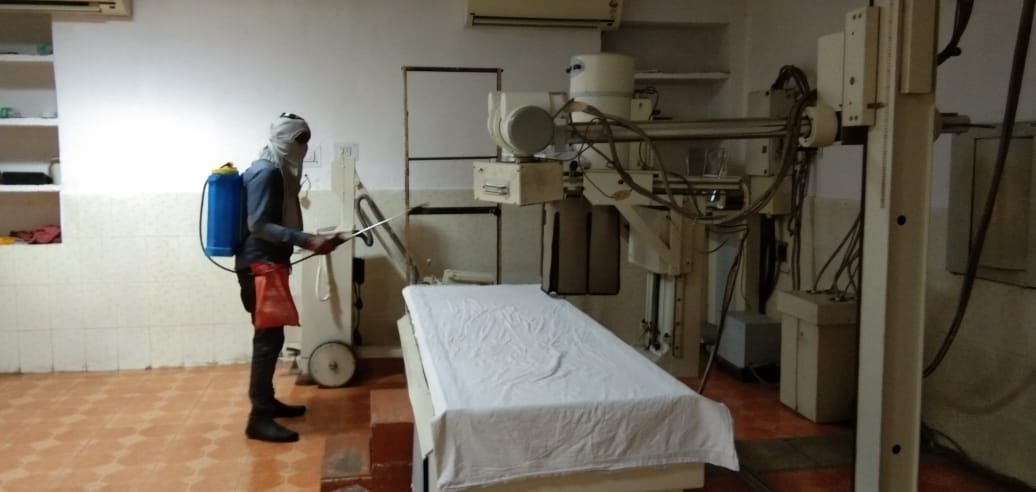 DSPSAIL1's tweet photo. SAIL,DSP sanitizes Tansen Market/Tagore House/Aurobinda PS/DSP Hospital wards/Bzone Maint./nearby markets on 31.03.20 #HarKaamDeshKNaam #IspatiIrada #CoronaStopKaroNa #IndiaFightsCorona #StayAtHome #StayHomeStaySafe
@narendramodi
@dpradhanbjp
@fskulaste
@SteelMinIndia
@SAILsteel https://t.co/FwPWZfwQTe