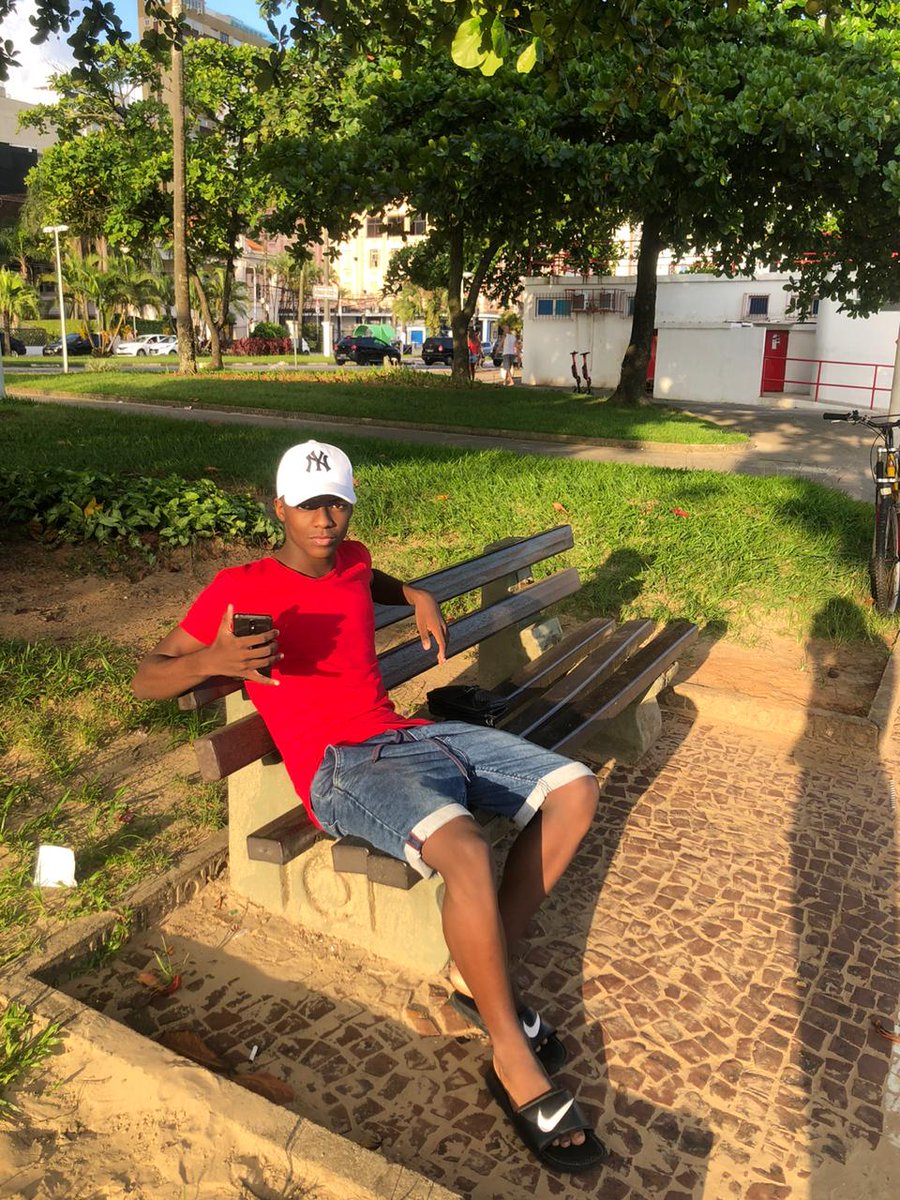 Edmar75109185's tweet photo. "Moreno cheiroso engraçado bunitinho e responde rapido"
Vc Quer mais oq morena?😂😝
#Edshow https://t.co/brDBAYLnp2