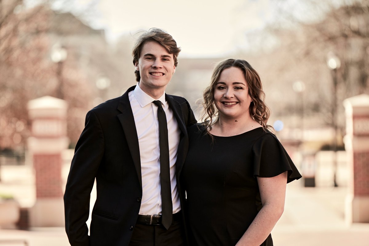 Varsity Revue 2021 Executive Director applications are out now!!! Link in our bio, apps close April 10th at 5:00 pm!

forms.gle/UVcwDe1WEXtUUy…