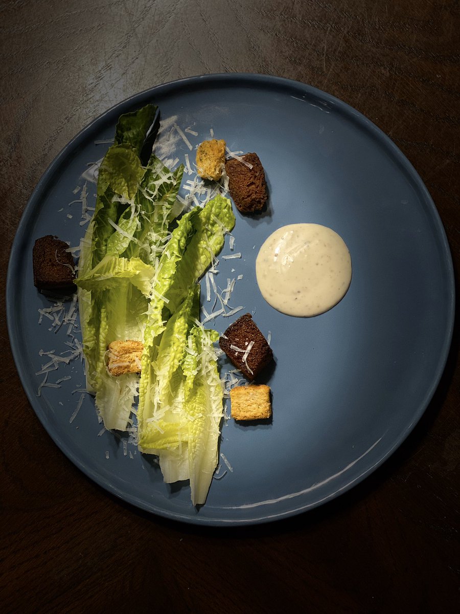 ChemyTheGreat's tweet photo. Romaine: Rye: Vegan Caesar
#truecooks #foodlover #food #foodporn #chef #cheflife #kitchensavage #cooking #cooklife #foodislife #foodaddict #chefsroll #rollwithus #chefstalk #theartofplating #foodpics #tasty #atlantapersonalchef #personalchef #privatechef https://t.co/jnzPq8ZCNP