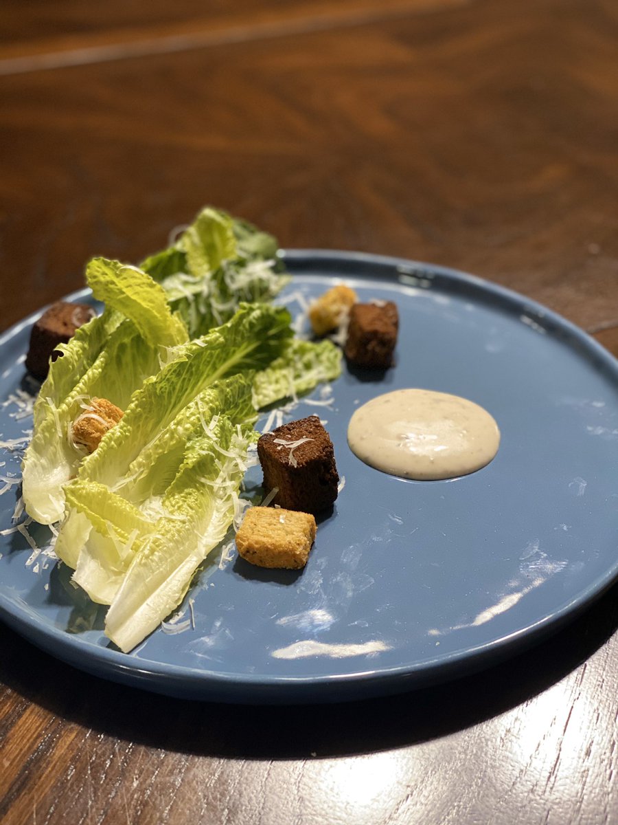 ChemyTheGreat's tweet photo. Romaine: Rye: Vegan Caesar
#truecooks #foodlover #food #foodporn #chef #cheflife #kitchensavage #cooking #cooklife #foodislife #foodaddict #chefsroll #rollwithus #chefstalk #theartofplating #foodpics #tasty #atlantapersonalchef #personalchef #privatechef https://t.co/jnzPq8ZCNP