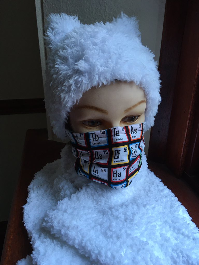makeitivc's tweet photo. @paddygrant I made this one from left over cotton. It has a pocket in the back to put hepa filter material and a pipe cleaner for the nose fitting. https://t.co/IysFsDVnr7