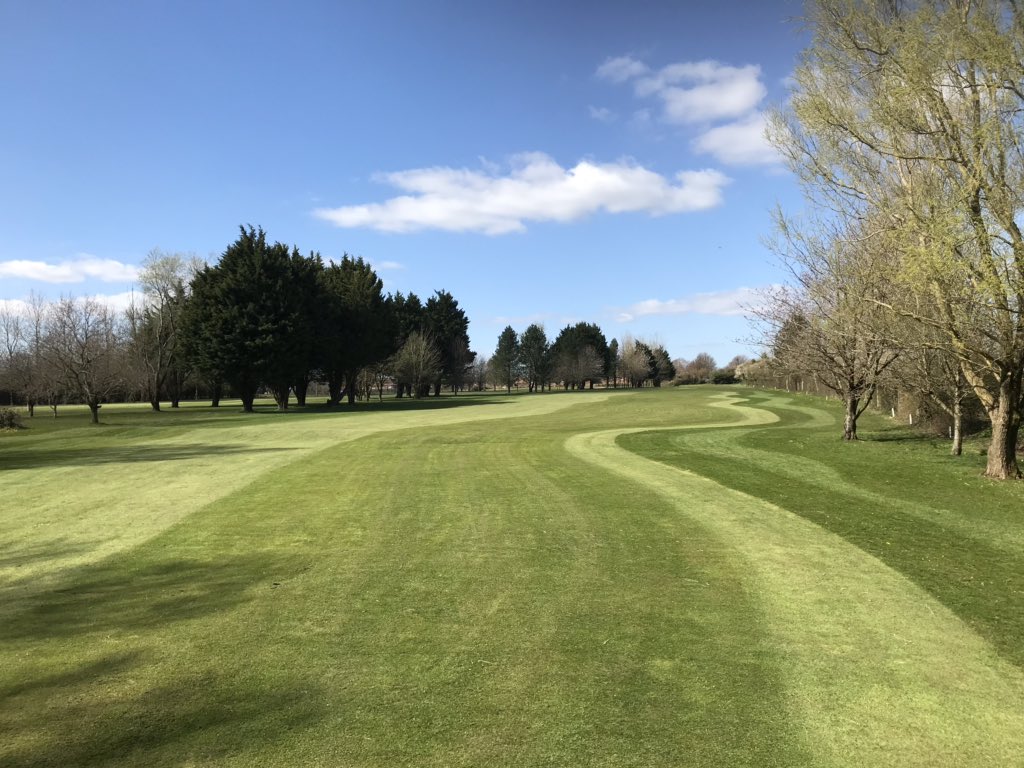 AthanClub's tweet photo. Course starting to take shape making the most of no golfers #greenkeeping #golfwales #lockdown https://t.co/tGLYp0meC6
