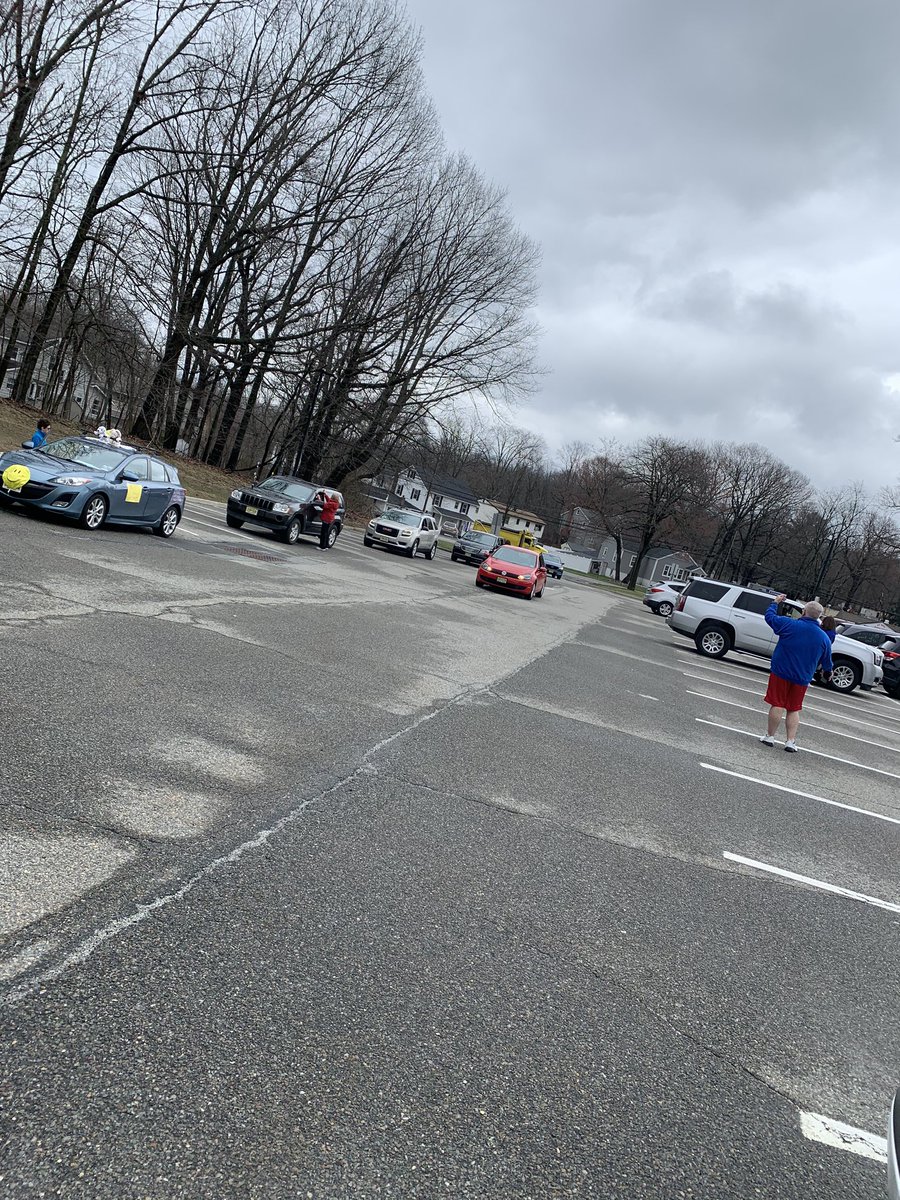 DwyerMustangs's tweet photo. Getting parade ready! #TeacherParade #NoWallsNoLimits #DwyerHasHEART #Weloveourstudents https://t.co/4WsloudcJo
