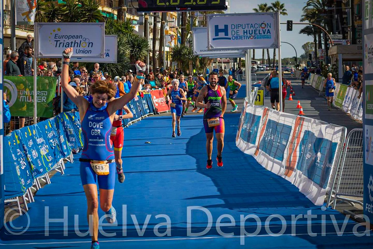ChristinaDove7's tweet photo. If you are a runner please join the challenge of posting a running photo. Just one picture, no description. Please copy the text in your status, post a picture & look at some great memories/pictures.@ukrunchat #mmrrun #merceractive #RTRC #health https://t.co/WSvWX82nHF