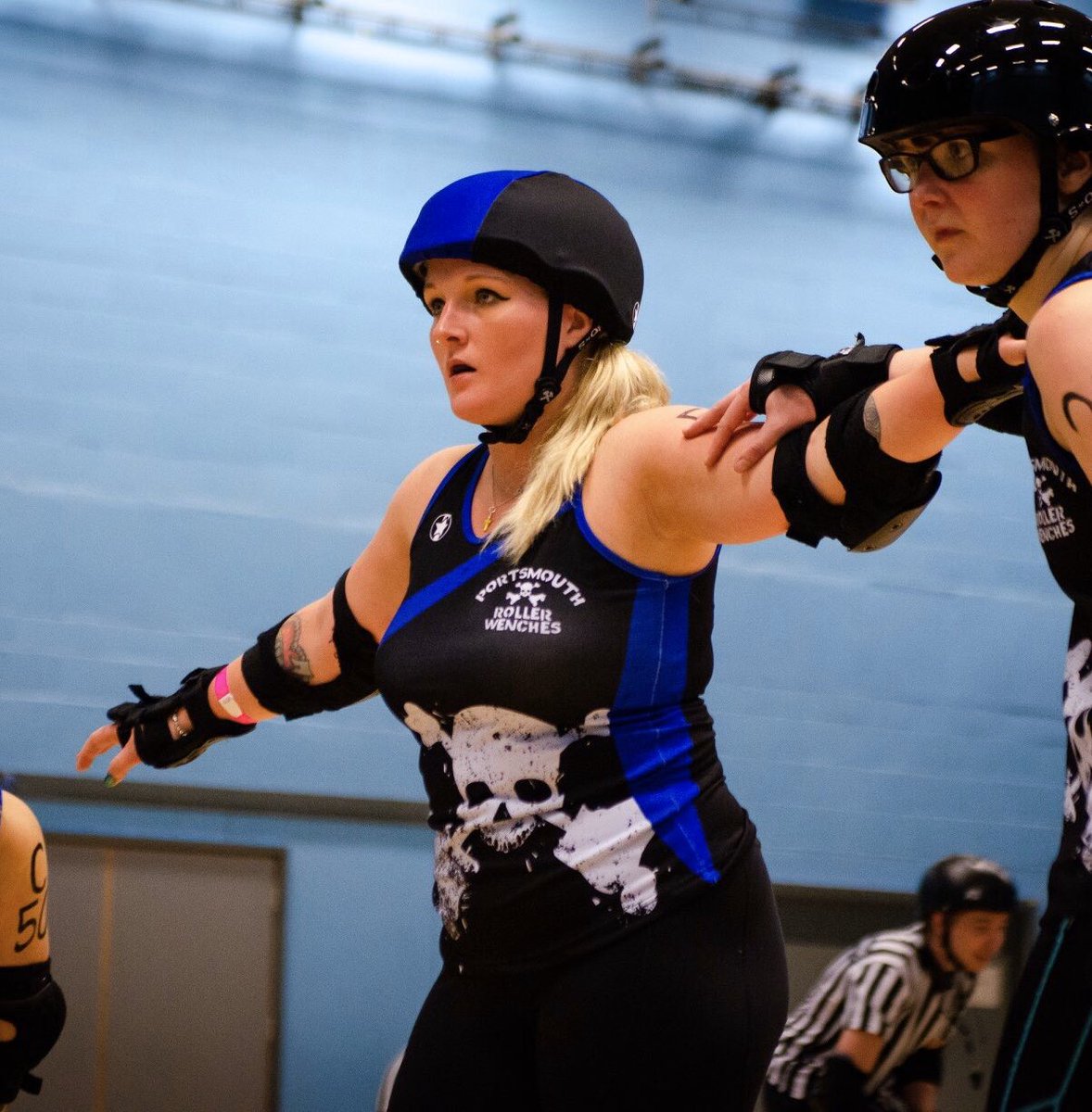 Peggy Peril and their mother has made 32 drawstring bags today (with more on the go!) for NHS workers. These bags are being made so NHS staff can bring home their uniforms to wash (throwing the bag in the machine).

#NHS  #NHSThankYou #LoveNHS

#StaySafeStayHome