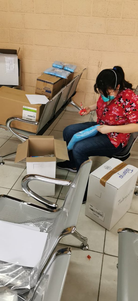 Rdfm08's tweet photo. Distribución y envío de equipo de protección personal en Bioseguridad a los Municipios de la Red de Francisco Morazán. Para ser utilizado por Personal Médico en nuestros establecimientos de salud. https://t.co/UiufH4aRAe