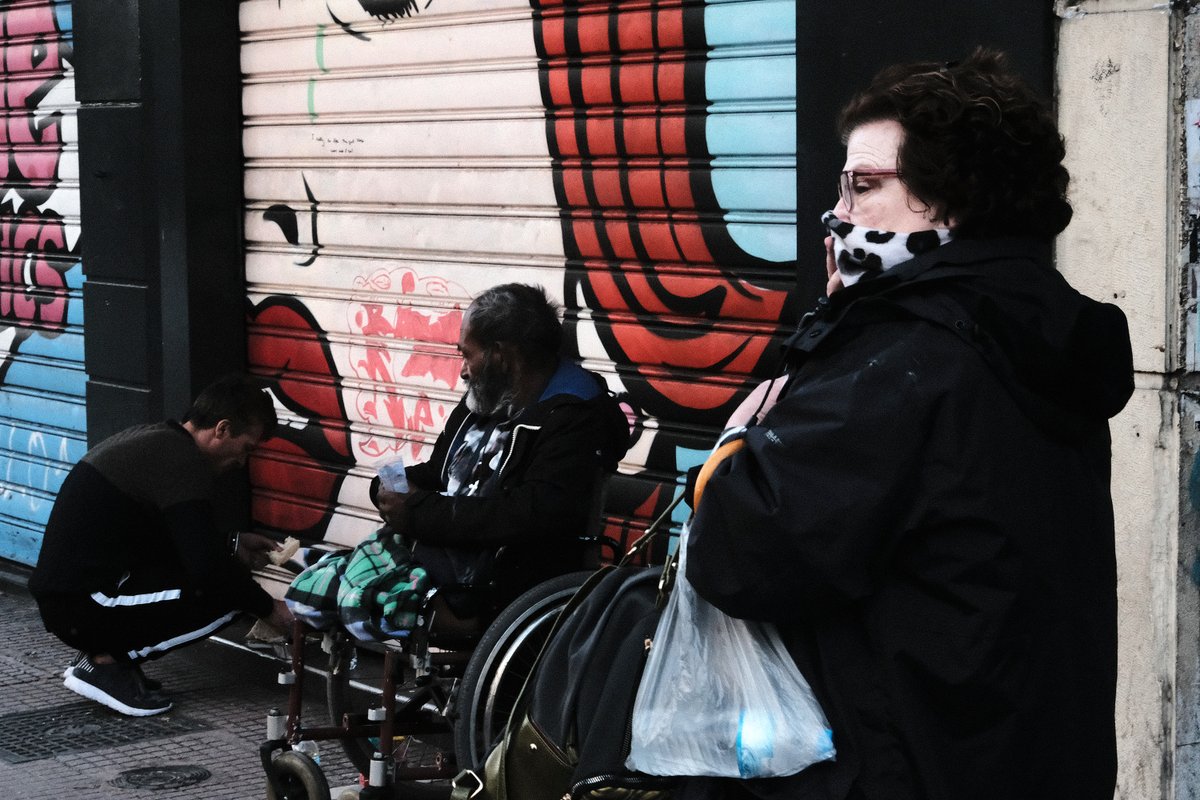 lolosmarios's tweet photo. #ΚανέναςΜόνος #ΚαμίαΜόνη #covid19 #antiviruSolidarityGR #StepsGR #StandingforPeople https://t.co/BkG0jTrtCI